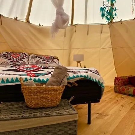 Tipi Village Apache Luksustelt *